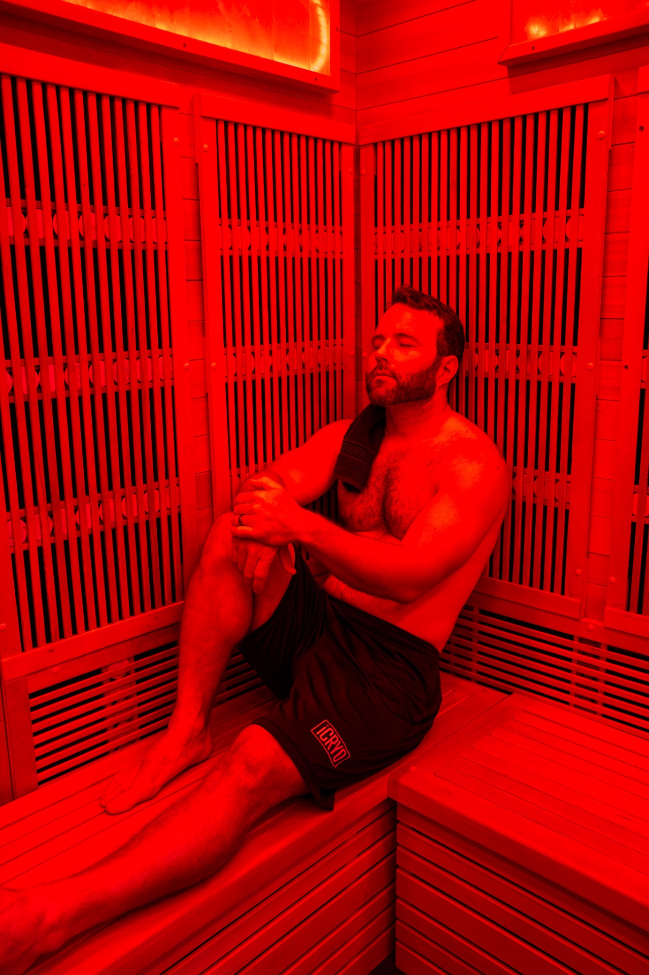 Client relaxing in the iCRYO Port St. Lucie infrared sauna